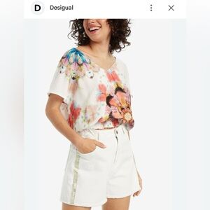 Desigual stretch hem blouse, great condition, used less than 5 times